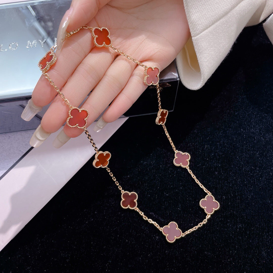 ˇGilded EraˇCLOVER 10 MOTIFS CARNELIAN NECKLACE
