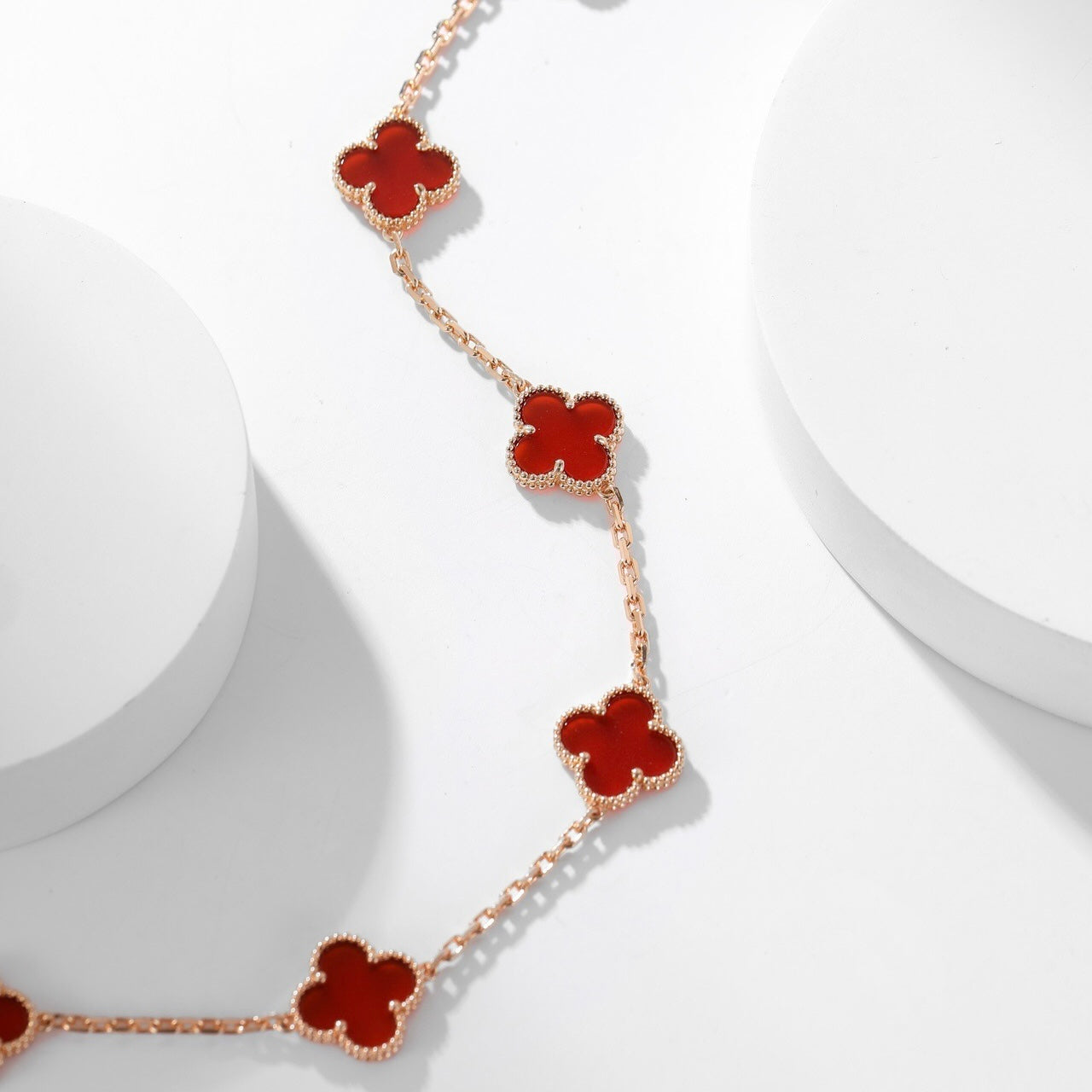 ˇGilded EraˇCLOVER 10 MOTIFS CARNELIAN NECKLACE