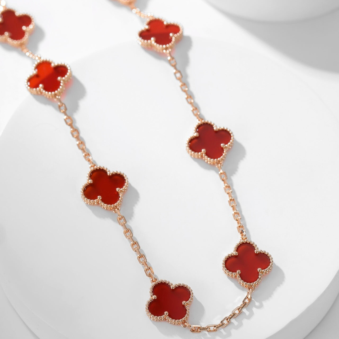 ˇGilded EraˇCLOVER 10 MOTIFS CARNELIAN NECKLACE