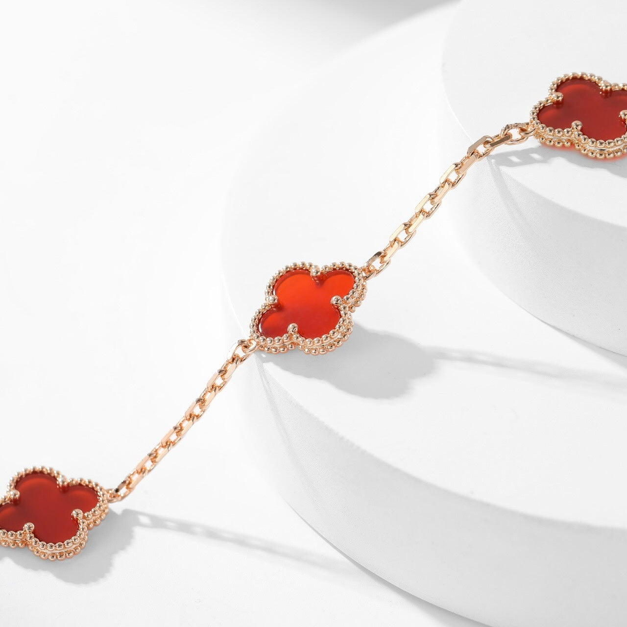 ˇGilded EraˇCLOVER 10 MOTIFS CARNELIAN NECKLACE