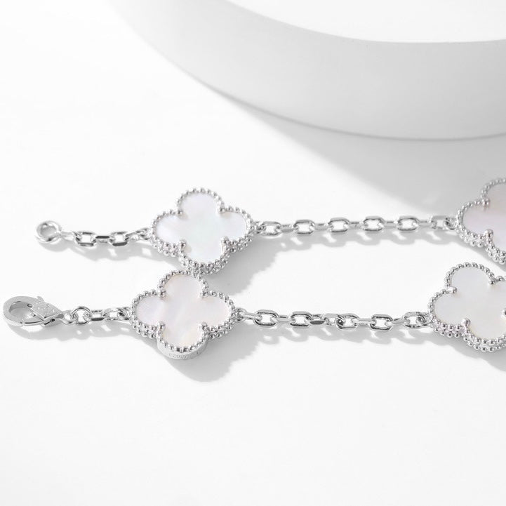 ˇGilded EraˇCLOVER 10 MOTIFS WHITE MOTHER OF PEARL NECKLACE