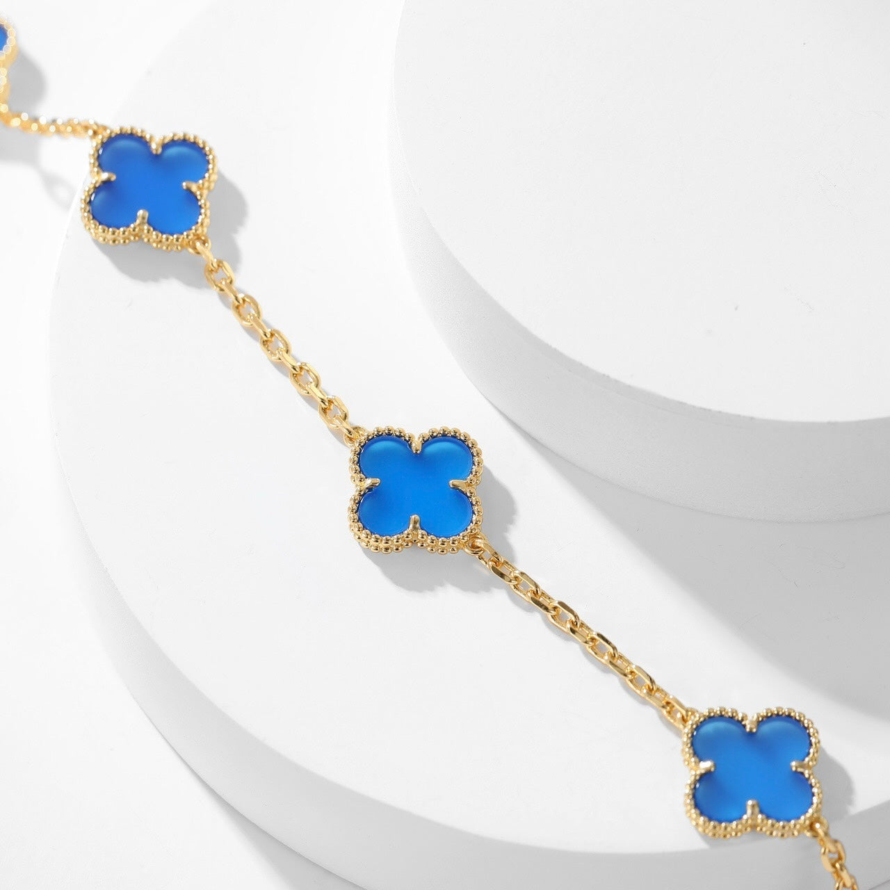 ˇGilded EraˇCLOVER 10 MOTIFS BLUE AGATE NECKLACE