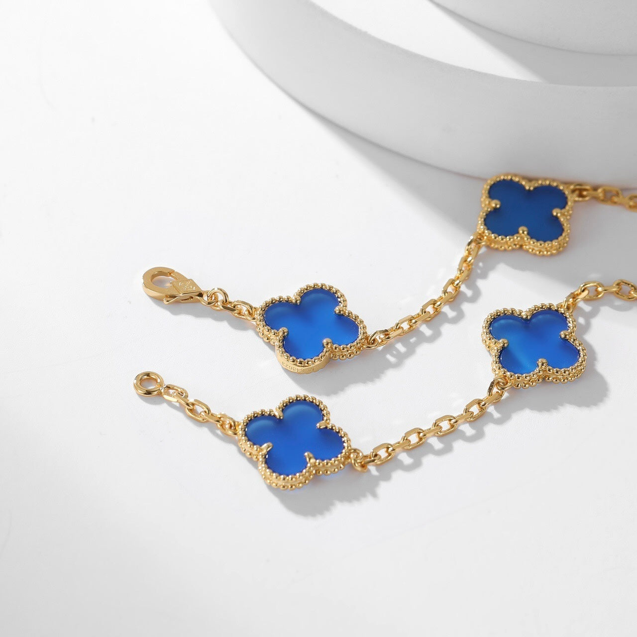 ˇGilded EraˇCLOVER 10 MOTIFS BLUE AGATE NECKLACE