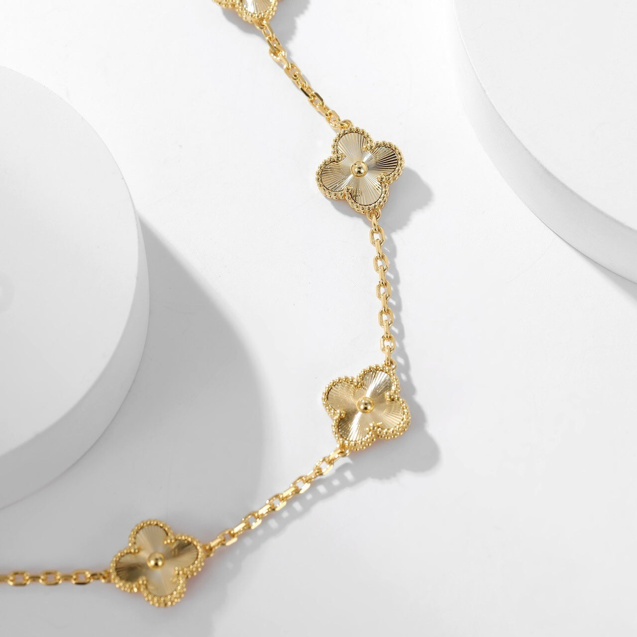 ˇGilded EraˇCLOVER 10 MOTIFS LASER NECKLACE