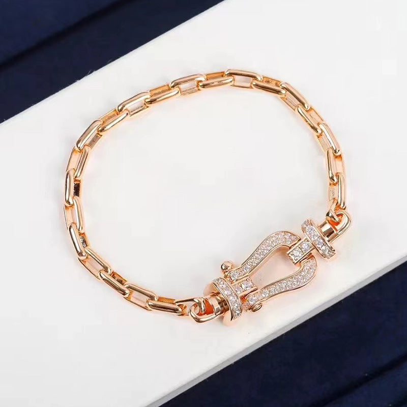 ˇGilded EraˇFORCE LARGE HORSESHOE CLASP  METAL BRACELET