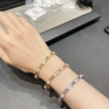 ˇGilded EraˇCLOVER BRACELET 4MM DIAMONDS