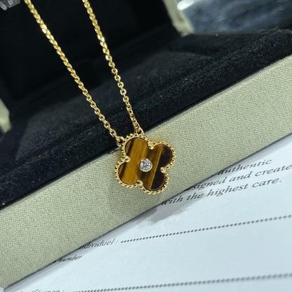 ˇGilded EraˇCLOVER 15MM DIAMOND AND YELLOW TIGER'S EYE AGATE necklace