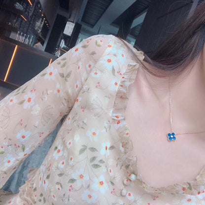 ˇGilded EraˇCLOVER 15MM DIAMOND AND BLUE AGATE NECKLACE