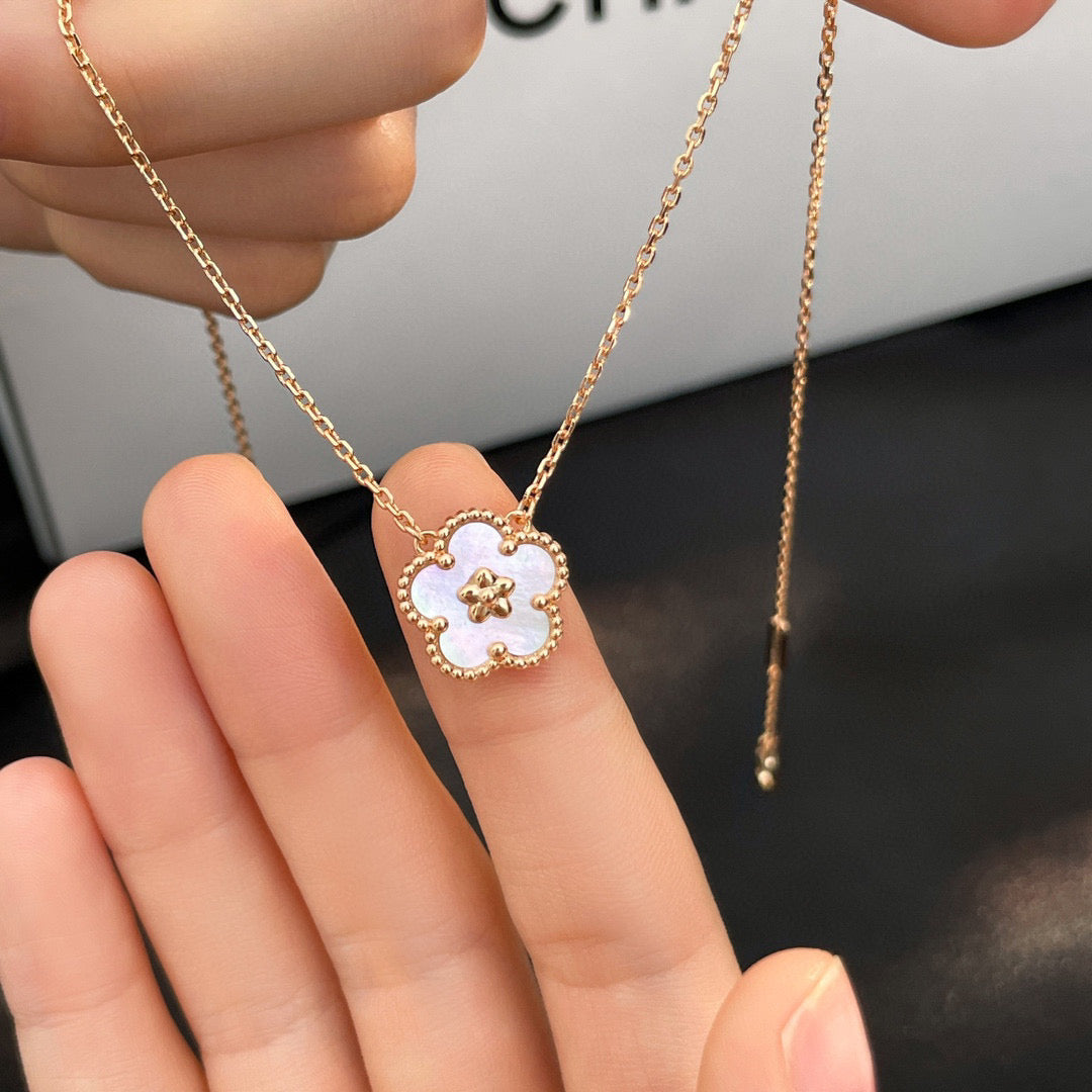 ˇGilded EraˇLUCKY  WHITE MOP  PLUM BLOSSOM NECKLACE
