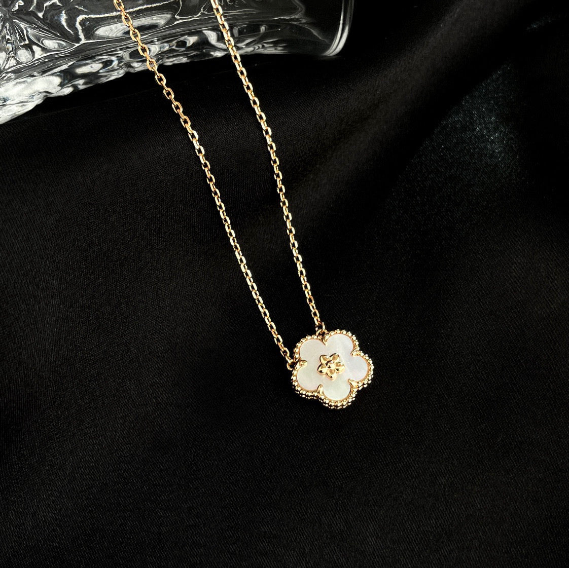 ˇGilded EraˇLUCKY  WHITE MOP  PLUM BLOSSOM NECKLACE