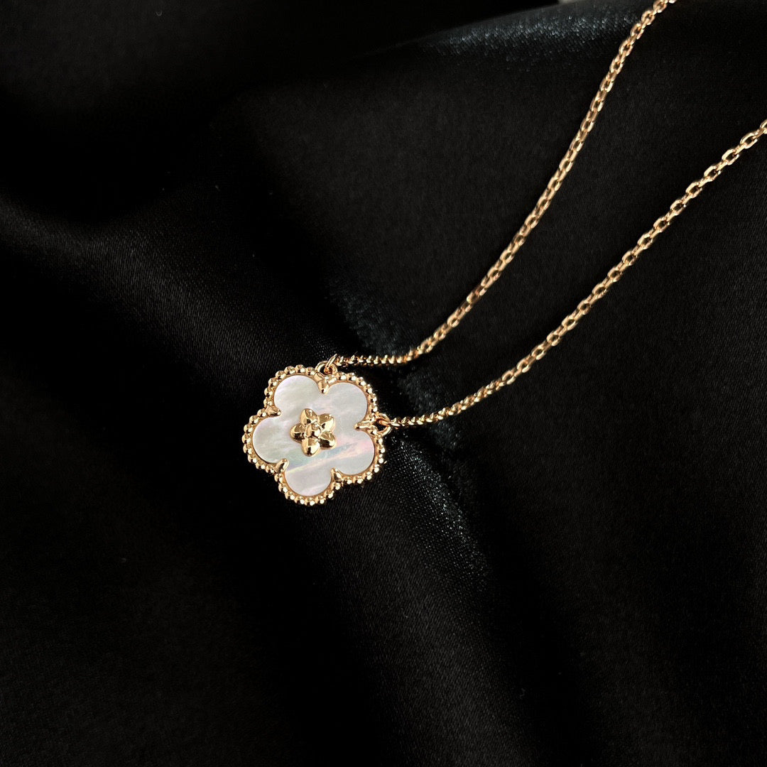 ˇGilded EraˇLUCKY  WHITE MOP  PLUM BLOSSOM NECKLACE