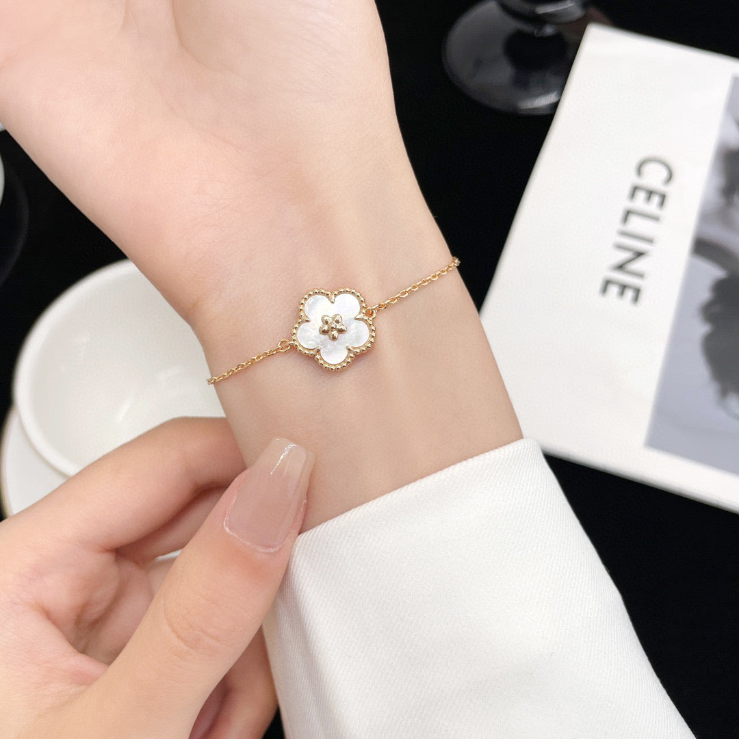 ˇGilded EraˇLUCKY WHITE MOP PLUM BLOSSOM  BRACELET