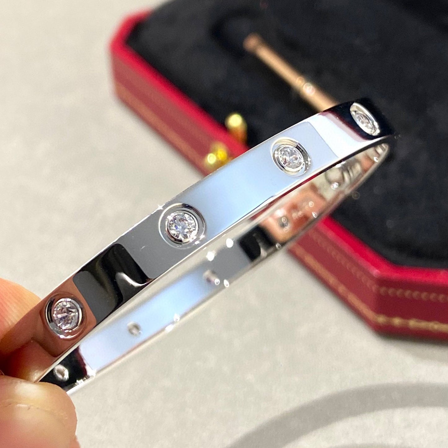 ˇGilded EraˇLOVE BRACELET 6.1MM 10 DIAMONDS