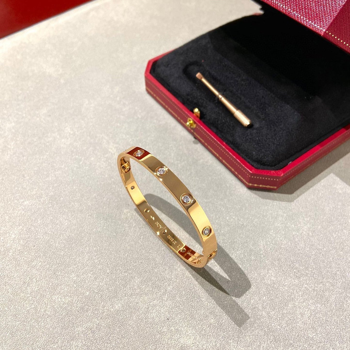 ˇGilded EraˇLOVE BRACELET 6.1MM 10 DIAMONDS
