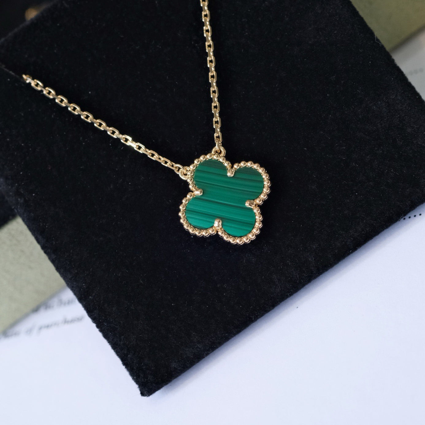 ˇGilded EraˇCLOVER 15MM MALACHITE SINGLE FLOWER  NECKLACE