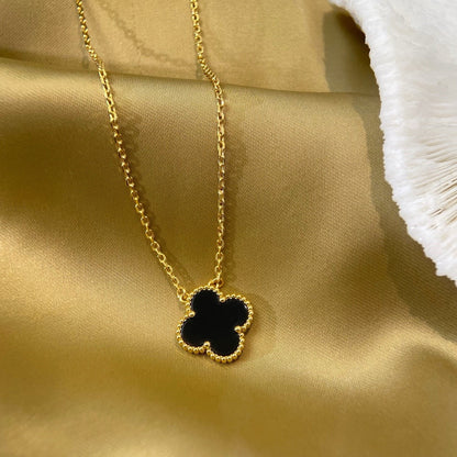 ˇGilded EraˇCLOVER 15MM BLACK ONYX SINGLE FLOWER NECKLACE