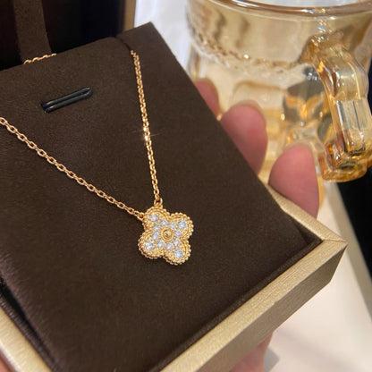 ˇGilded EraˇCLOVER 15MM DIAMOND SINGLE FLOWER NECKLACE