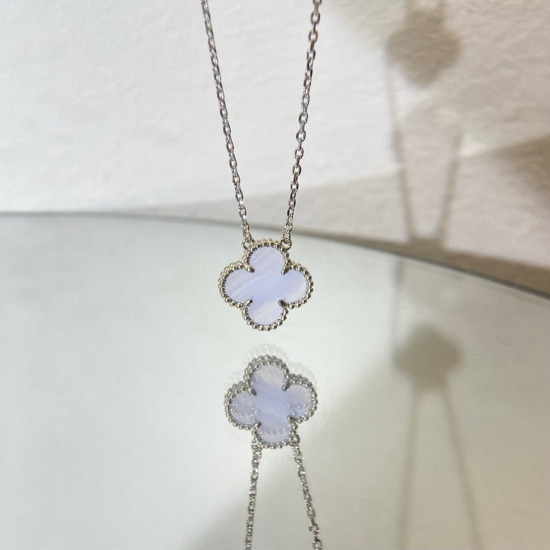 ˇGilded EraˇCLOVER 15MM BLUE CHALCEDONY NECKLACE SILVER