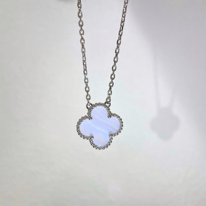 ˇGilded EraˇCLOVER 15MM BLUE CHALCEDONY NECKLACE SILVER