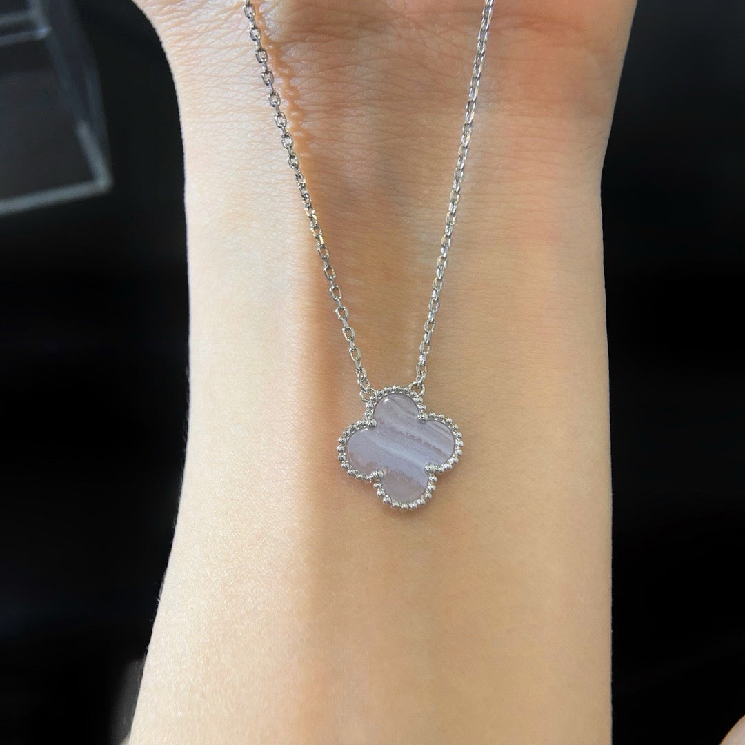 ˇGilded EraˇCLOVER 15MM BLUE CHALCEDONY NECKLACE SILVER