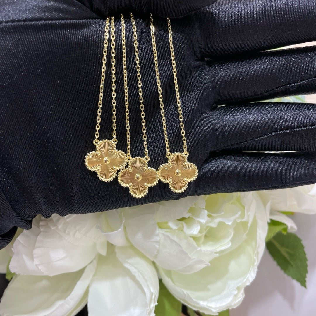 ˇGilded EraˇCLOVER 15MM LASER NECKLACE