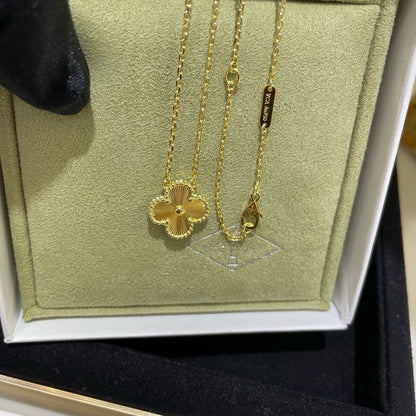 ˇGilded EraˇCLOVER 15MM LASER NECKLACE
