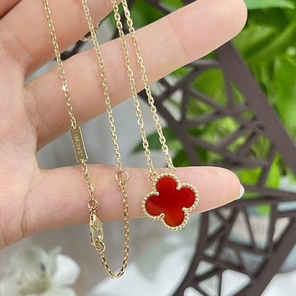 ˇGilded EraˇCLOVER 15MM CARNELIAN SINGLE FLOWER NECKLACE