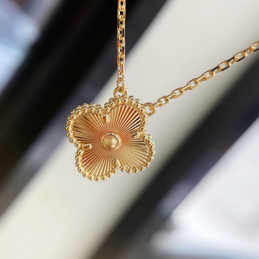 ˇGilded EraˇCLOVER 15MM LASER NECKLACE