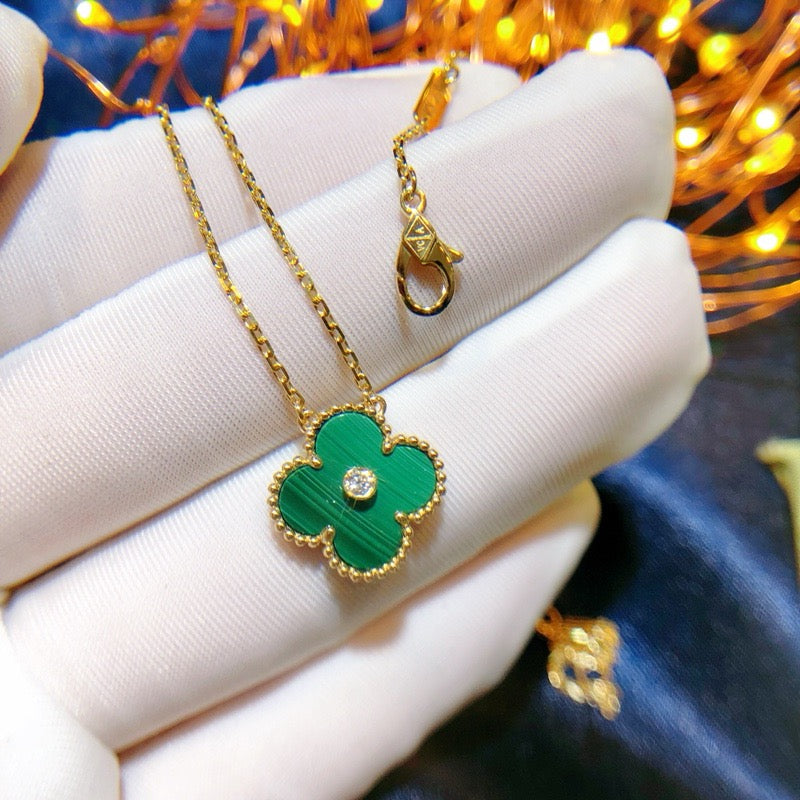 ˇGilded EraˇCLOVER 15MM DIAMOND TURQUOISE NECKLACE
