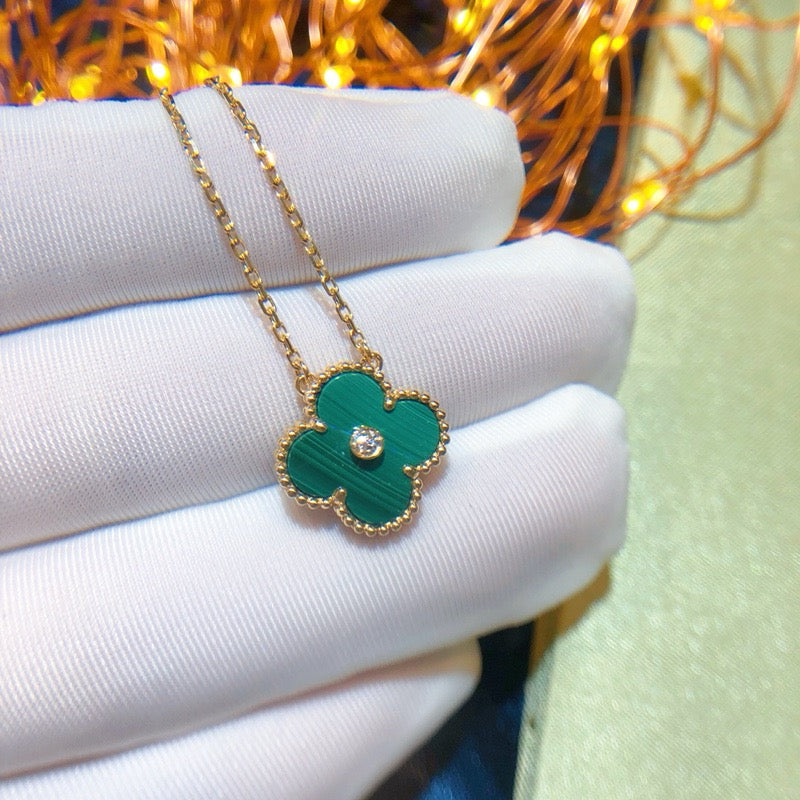 ˇGilded EraˇCLOVER 15MM DIAMOND TURQUOISE NECKLACE