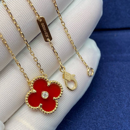 ˇGilded EraˇCLOVER 15MM DIAMOND CARNELIAN NECKLACE