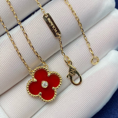 ˇGilded EraˇCLOVER 15MM DIAMOND CARNELIAN NECKLACE