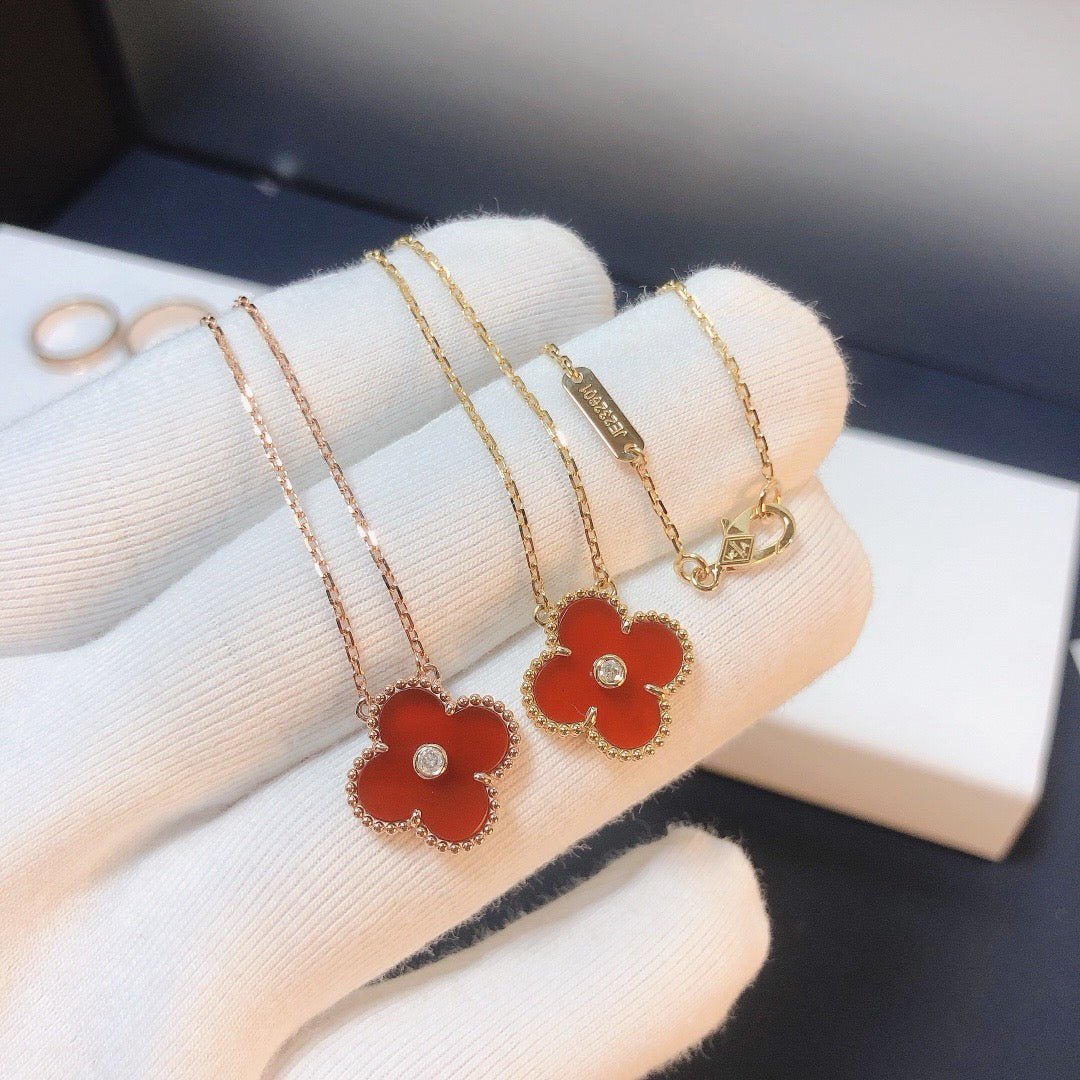 ˇGilded EraˇCLOVER 15MM DIAMOND CARNELIAN NECKLACE