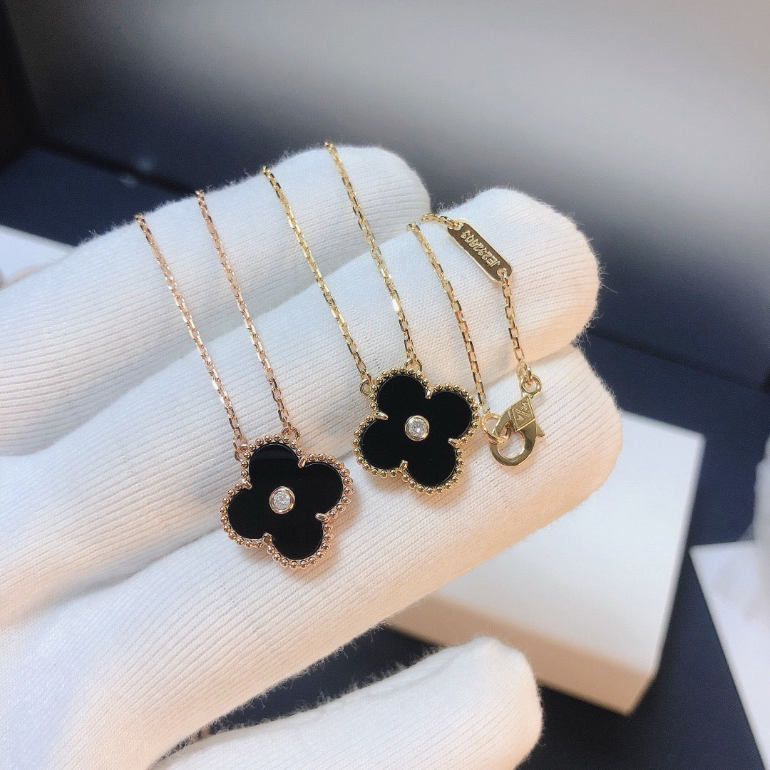 ˇGilded EraˇCLOVER 15MM DIAMOND ONYX NECKLACE