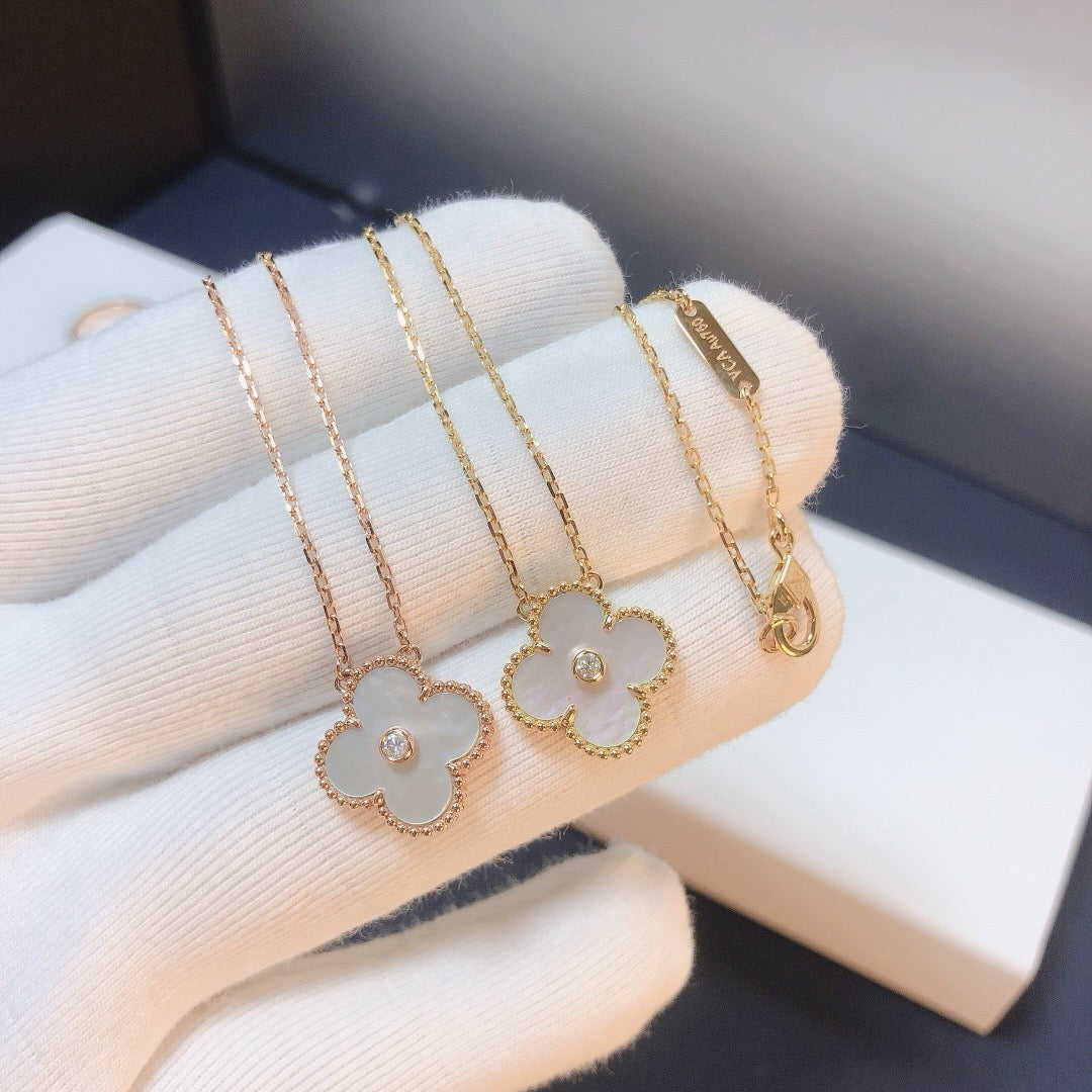 ˇGilded EraˇCLOVER 15MM DIAMOND WHITE FRITILLARIA NECKLACE