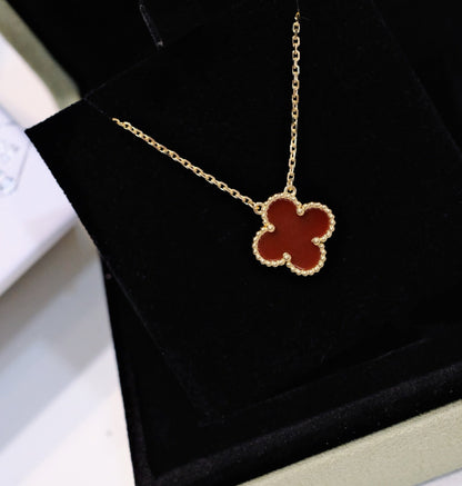 ˇGilded EraˇCLOVER 15MM CARNELIAN SINGLE FLOWER NECKLACE