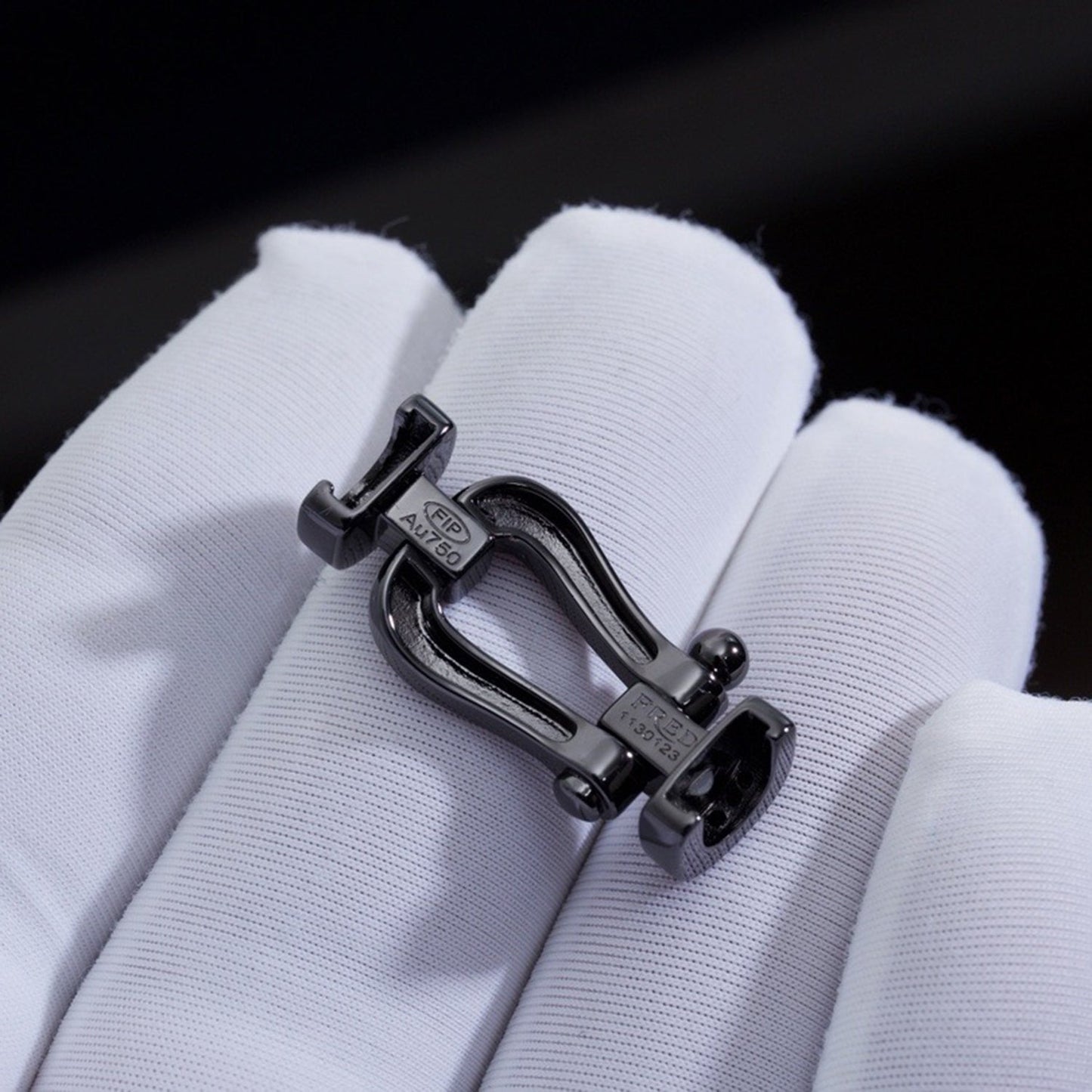 ˇGilded EraˇFORCE LARGE SERIES HORSESHOE BLACK SAMURAI BRACELET