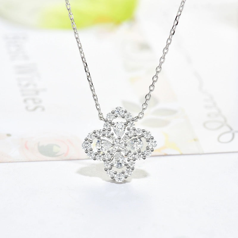 ˇGilded EraˇLOOP NECKLACE FULL MOTIF DIAMOND 16MM MULTIPLE COLORS
