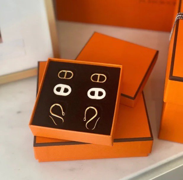 ˇGilded EraˇHM O'MAILLON GOLD EARRINGS