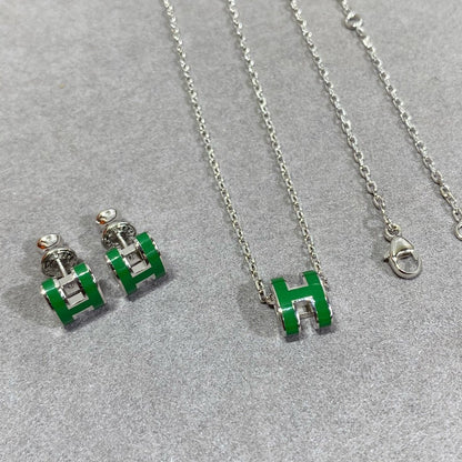 ˇGilded EraˇPOP H GREEN NECKLACE SILVER AND GOLD