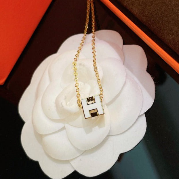 ˇGilded EraˇH WHITE SQUARE GOLD NECKLACE