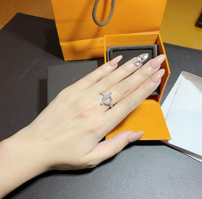 ˇGilded EraˇECHAPPEE RING SILVER DIAMOND
