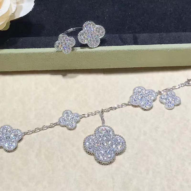 ˇGilded EraˇCLOVER 6 MOTIFS SILVER DIAMOND BRACELET