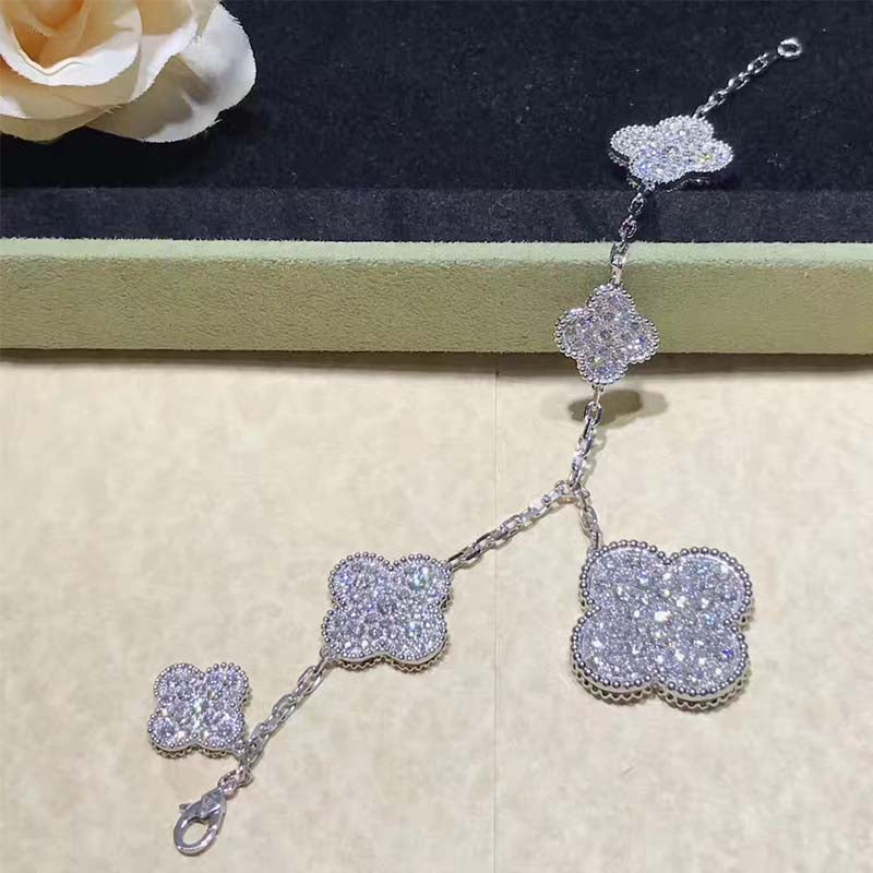 ˇGilded EraˇCLOVER 6 MOTIFS SILVER DIAMOND BRACELET