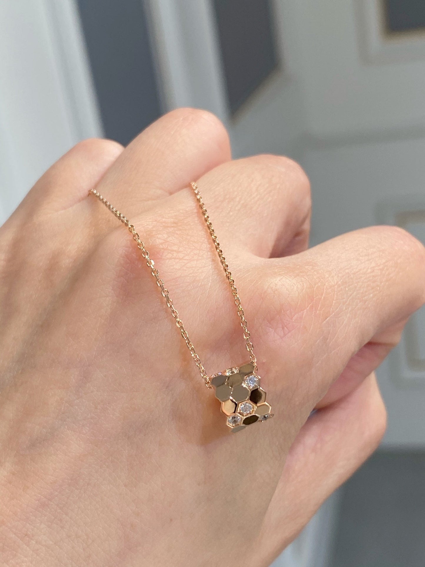 ˇGilded EraˇBEE LOVE DIAMOND NECKLACE