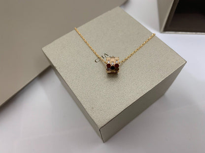ˇGilded EraˇBEE LOVE DIAMOND NECKLACE