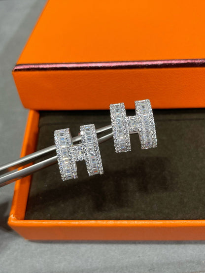 ˇGilded EraˇH STUD EARRINGS WITH SILVER DIAMONDS