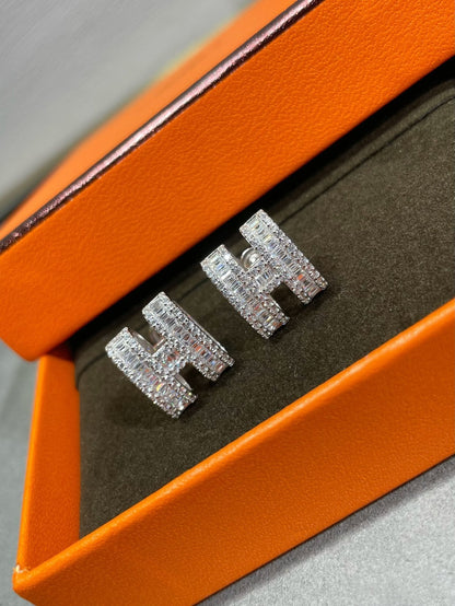 ˇGilded EraˇH STUD EARRINGS WITH SILVER DIAMONDS