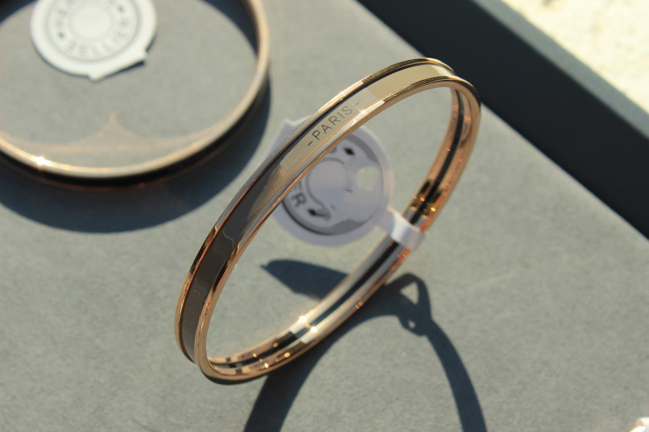 ˇGilded EraˇHM UNI BANGLE BAG