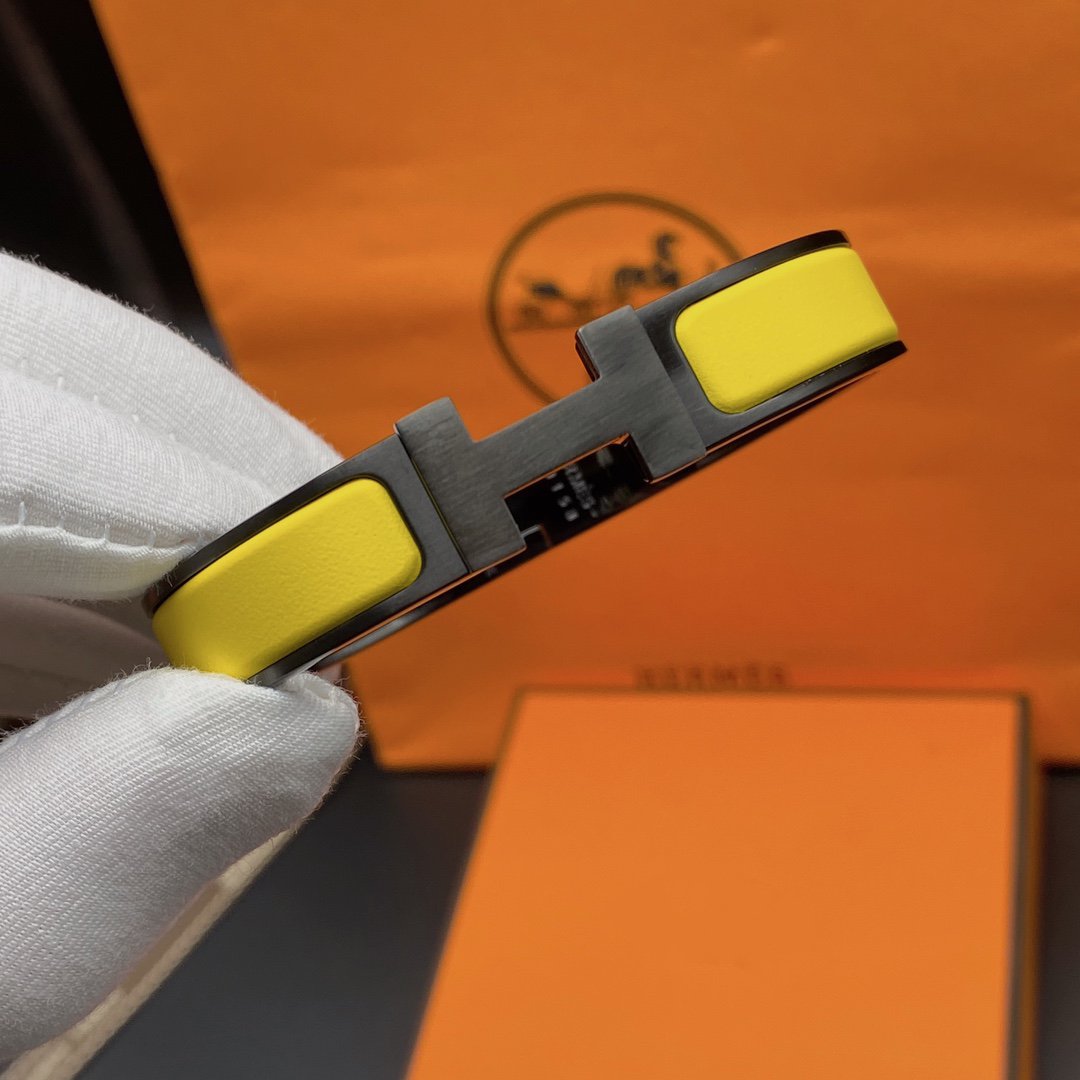 ˇGilded EraˇCLIC HM SO BLACK YELLOW BRACELET